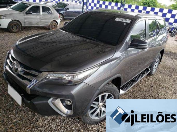 TOYOTA HILUX SW4 21/21