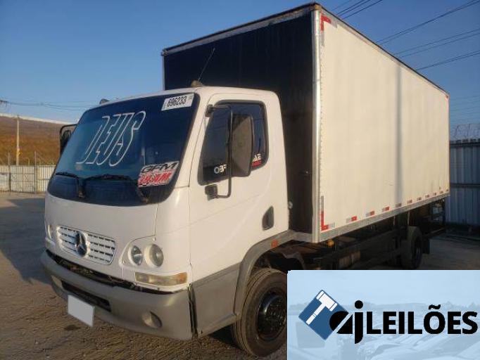 MERCEDES BENZ ACCELO 915 10/10